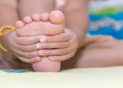 علت های درد پا در کودکان